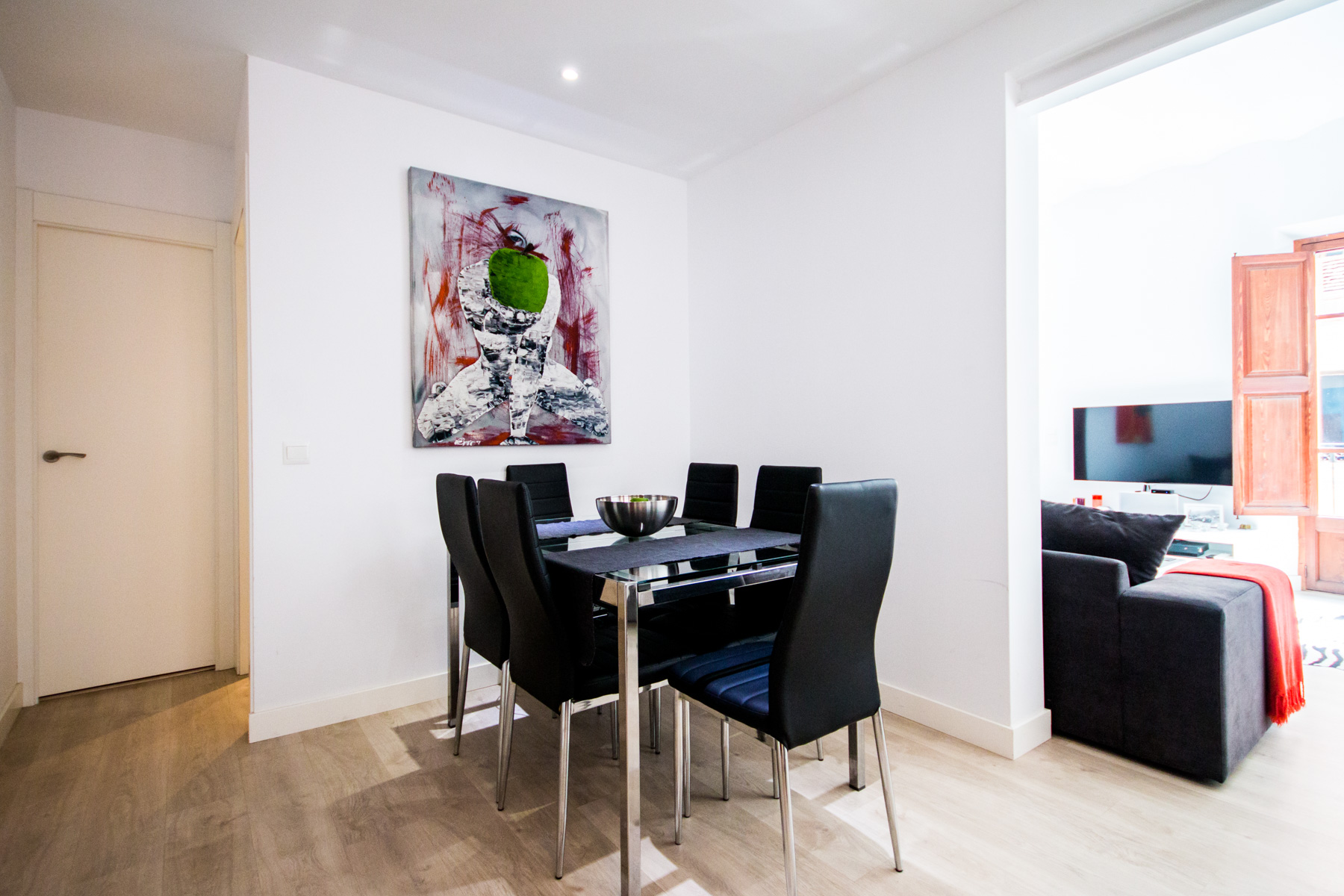 The dining area next to the kitchen.